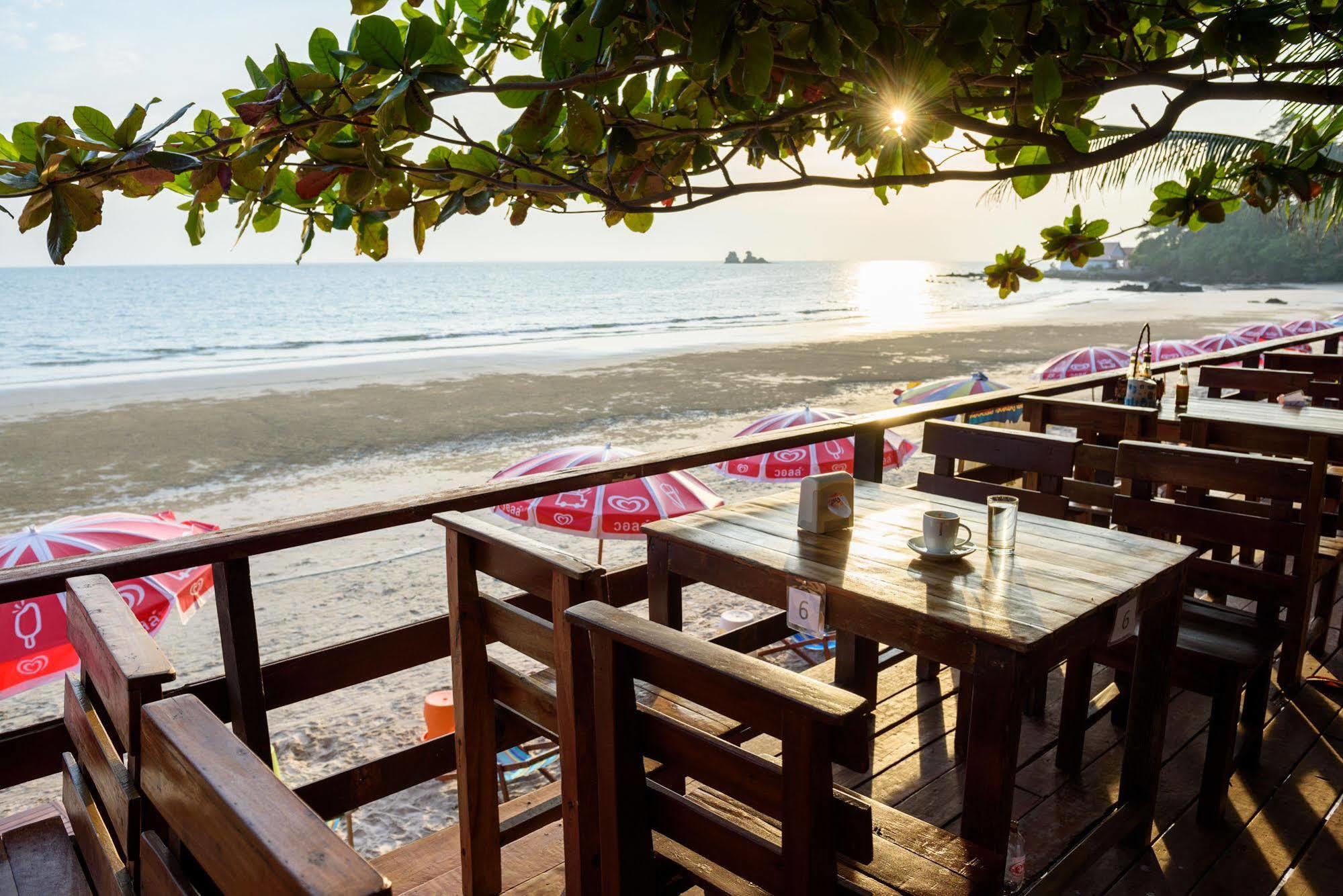 Baansuan Aokhai Beach Resort Mae Phim Exteriér fotografie